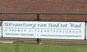 Uitvaartzorg van Stad tot Wad sponsort lokale voetbalvereniging 